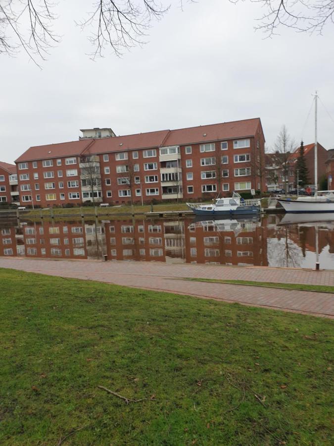 Maje Am Alten Binnenhafen Emden Buitenkant foto