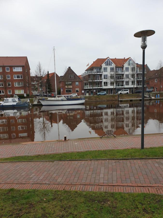 Maje Am Alten Binnenhafen Emden Buitenkant foto
