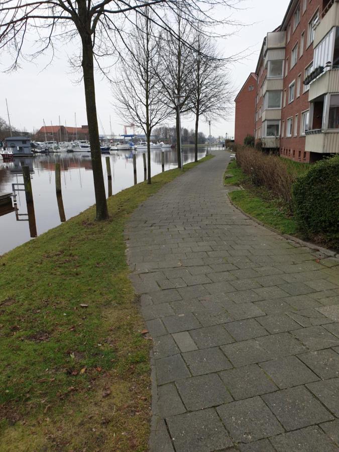 Maje Am Alten Binnenhafen Emden Buitenkant foto