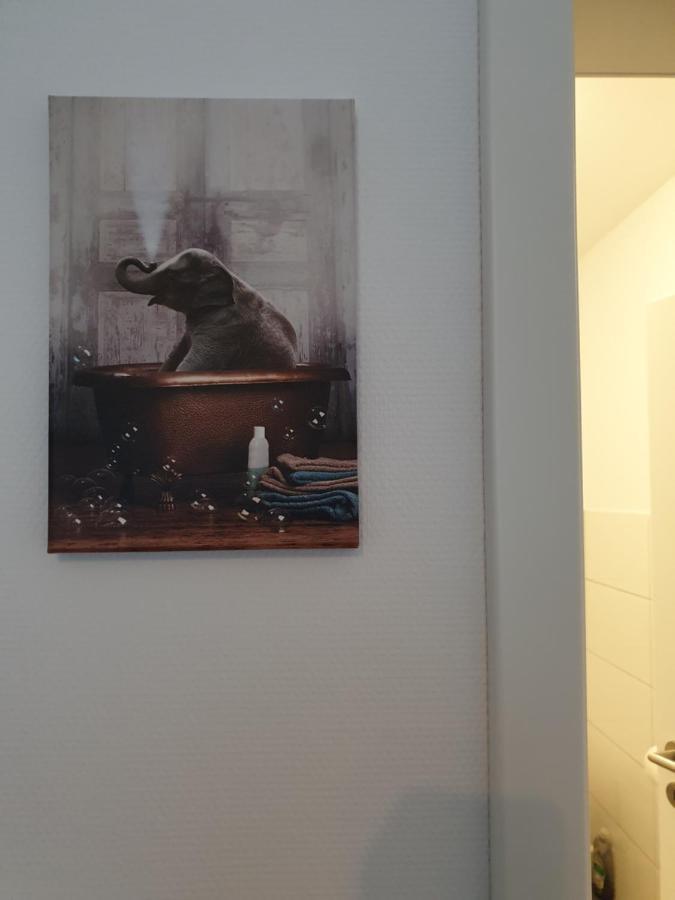 Maje Am Alten Binnenhafen Emden Buitenkant foto