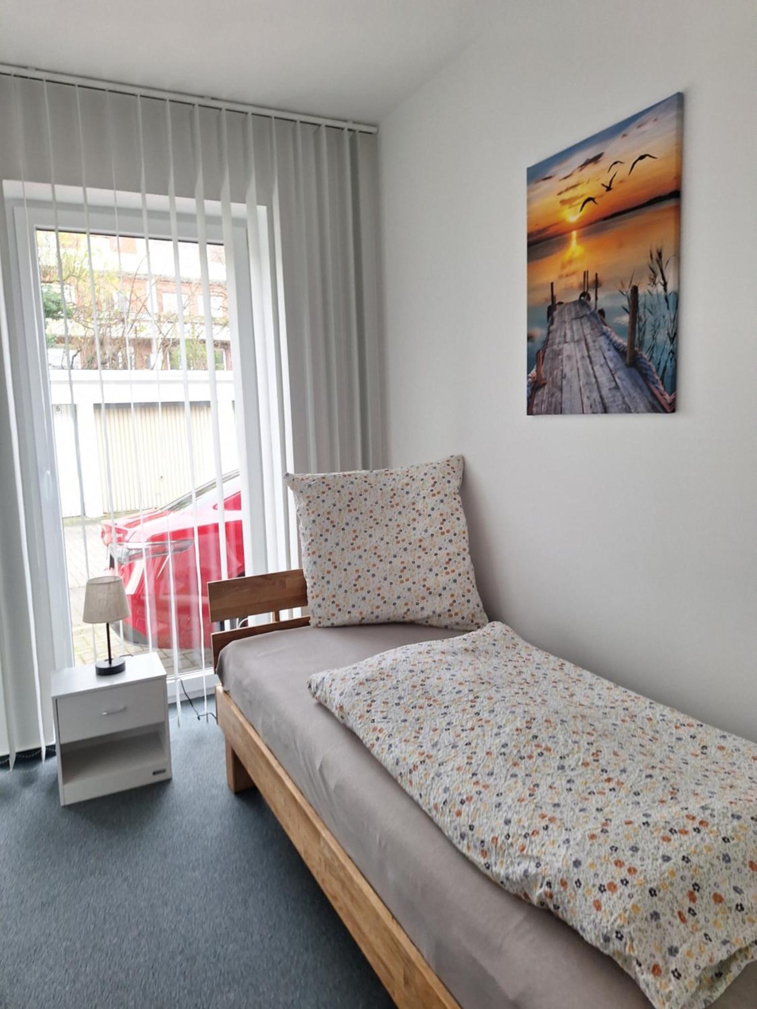 Maje Am Alten Binnenhafen Emden Buitenkant foto