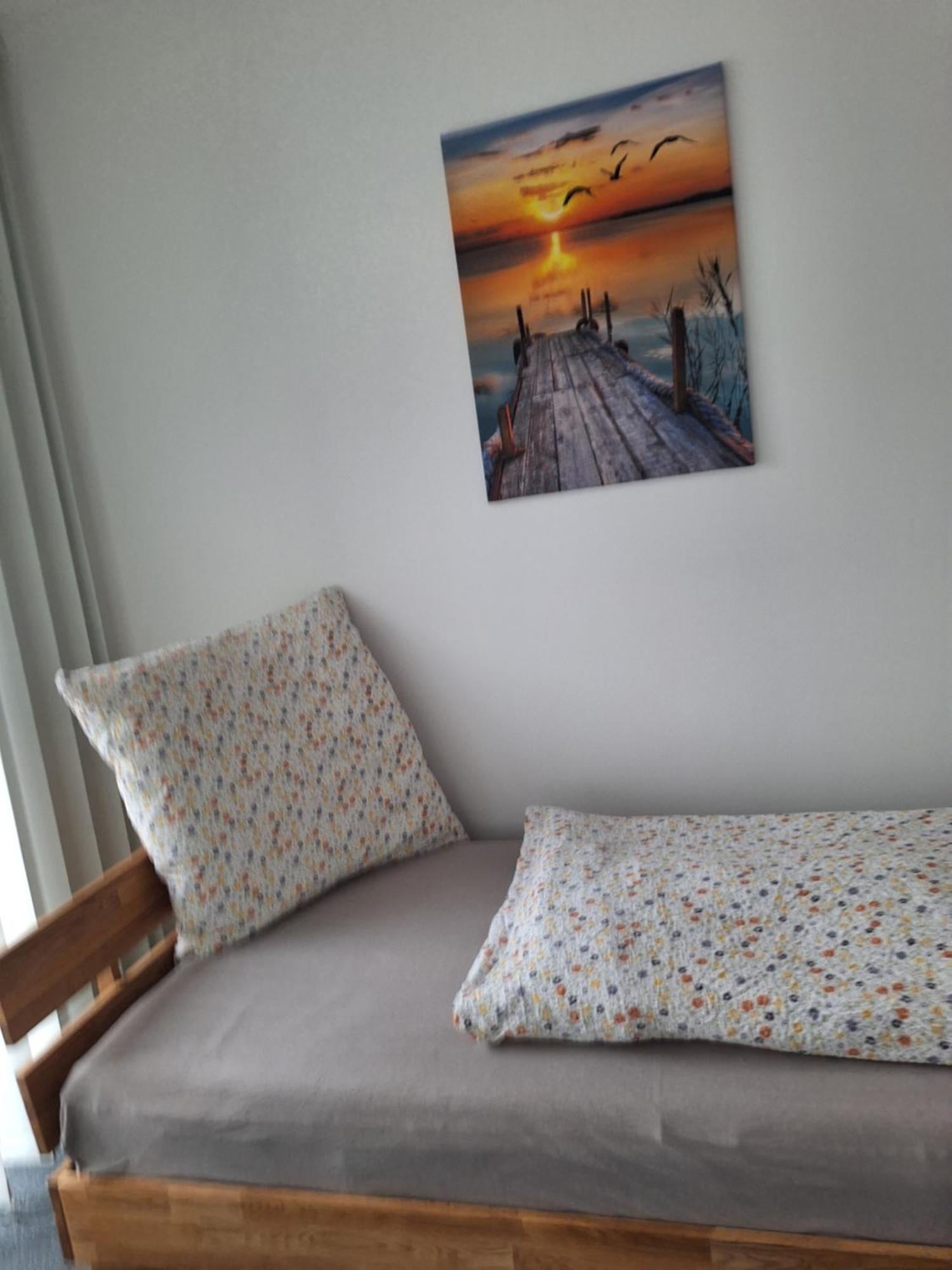 Maje Am Alten Binnenhafen Emden Buitenkant foto